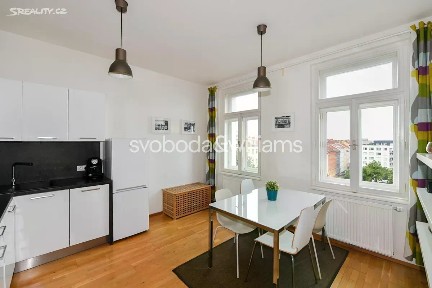 Prodej bytu 2+kk 44 m² Žižkovo náměstí, Praha - Žižkov