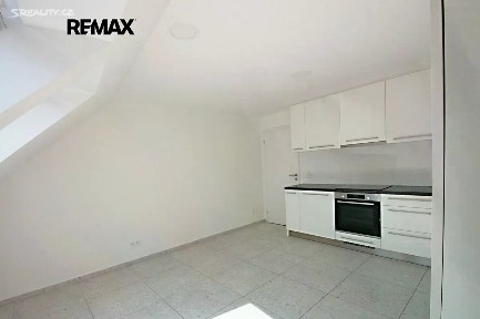 Pronájem bytu 1+kk 27 m² Zlatá, Kolín - Kolín I