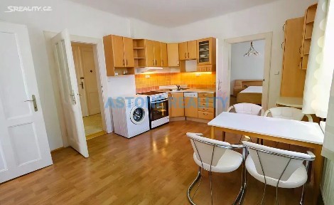 Pronájem bytu 3+kk 66 m² Nad vodovodem, Praha - Strašnice