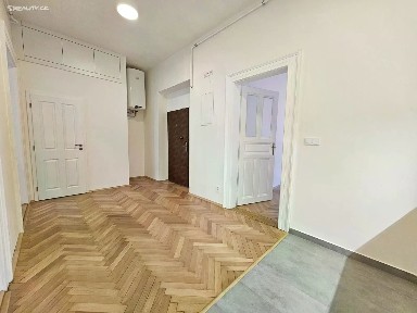 Pronájem bytu 3+1 86 m² Mánesova, Praha - Vinohrady