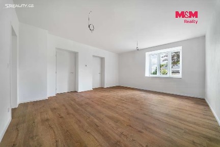 Pronájem bytu 2+1 68 m² Březina