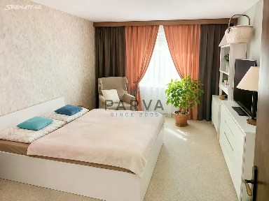 Pronájem bytu 3+1 77 m² Smrková, Plzeň - Doubravka