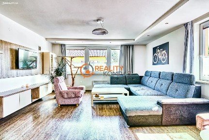Prodej rodinného domu 220 m², pozemek 829 m²