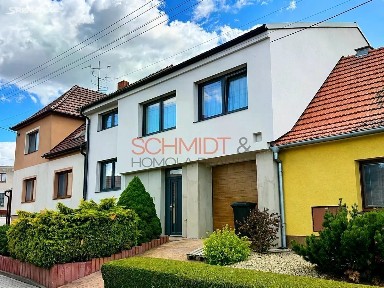 Prodej rodinného domu 199 m², pozemek 674 m²