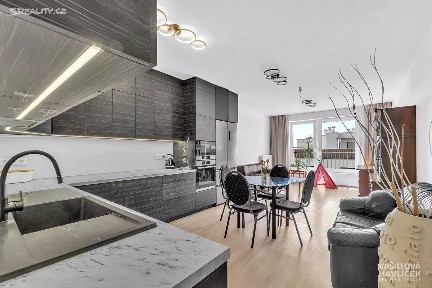 Pronájem bytu pokoje 16 m² Na Spravedlnosti, Pardubice - Zelené Předměstí