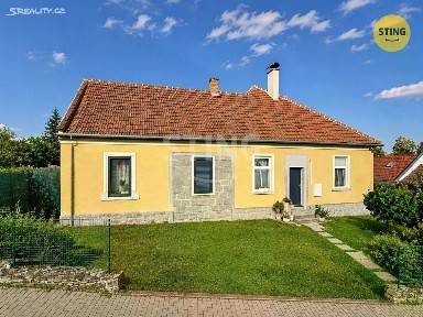 Prodej rodinného domu 220 m², pozemek 1307 m²