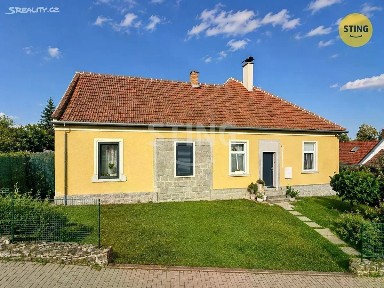 Prodej rodinného domu 220 m², pozemek 1307 m²