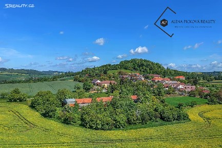 Prodej zemědělské usedlosti 1200 m², pozemek 9668 m² Louka