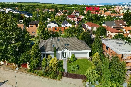 Prodej rodinného domu 206 m², pozemek 1089 m²