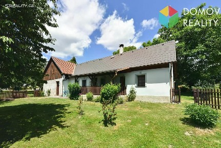 Prodej rodinného domu 124 m², pozemek 2913 m²