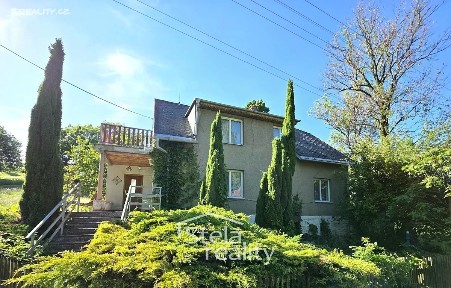 Prodej rodinného domu 195 m², pozemek 4676 m²