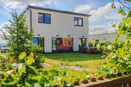 Prodej rodinného domu 208 m², pozemek 802 m²