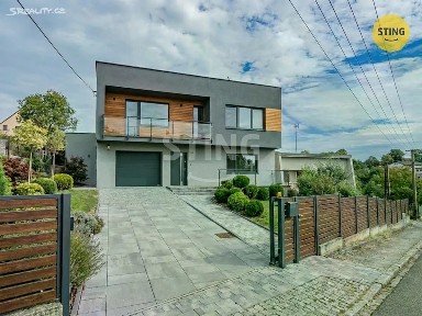 Prodej rodinného domu 220 m², pozemek 689 m²