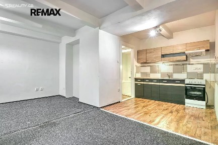 Prodej kanceláře 57 m² Žerotínova, Praha - Žižkov