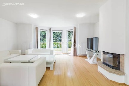 Pronájem rodinného domu 204 m², pozemek 700 m² Pod Valem II., Průhonice