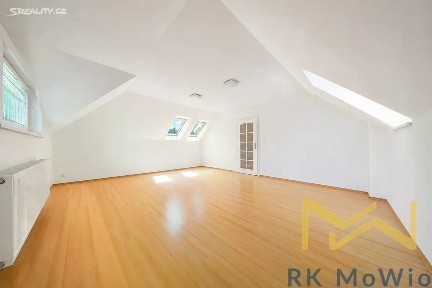 Pronájem rodinného domu 190 m², pozemek 811 m² Pod Valem II., Průhonice
