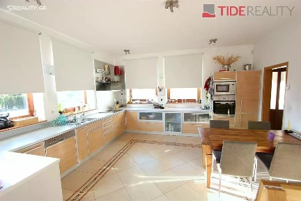 Pronájem vily 420 m², pozemek 993 m² Vilová, Jesenice - Zdiměřice