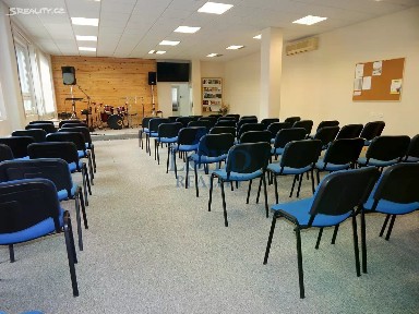 Pronájem kanceláře 274 m²