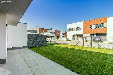 Prodej rodinného domu 160 m², pozemek 251 m² Hubačova, Praha - Satalice