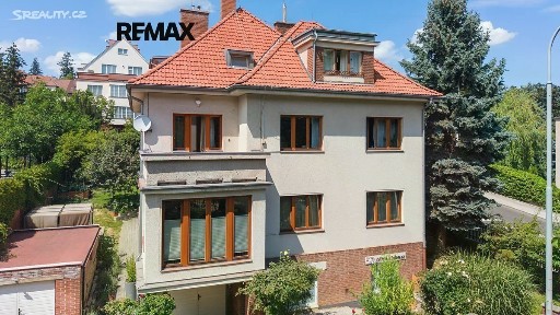 Prodej vily 400 m², pozemek 1009 m²