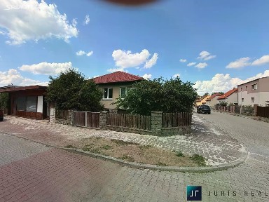 Prodej rodinného domu 250 m², pozemek 863 m²