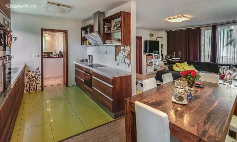 Prodej rodinného domu 270 m², pozemek 2041 m² K zahradám, Praha - Lahovice