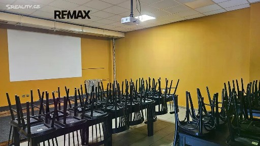 Pronájem obchodního prostoru 180 m² náměstí J. A. Komenského, Blatná