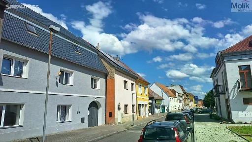 Chabařovice, Ústí nad Labem, Náměstí 9. května