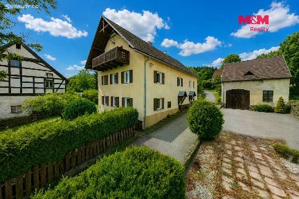 Prodej zemědělské usedlosti 225 m², pozemek 29154 m²