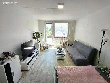 Prodej bytu 1+kk 35 m² Družstevní, Zlín