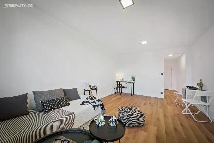 Prodej bytu 1+kk 35 m² Družstevní, Zlín
