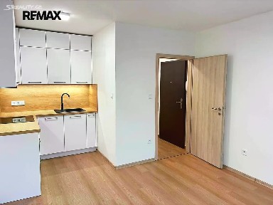 Pronájem bytu 1+kk 26 m² Palmová, České Budějovice - České Budějovice 6