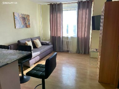 Pronájem bytu 2+kk 48 m² třída Edvarda Beneše, Hradec Králové