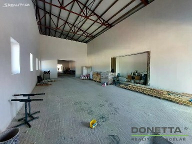 Pronájem skladového prostoru 390 m² Rokytno