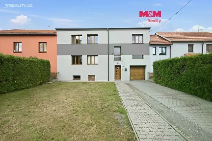 Prodej rodinného domu 366 m², pozemek 833 m²