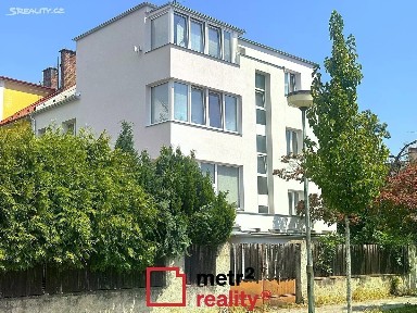 Prodej rodinného domu 387 m², pozemek 549 m²