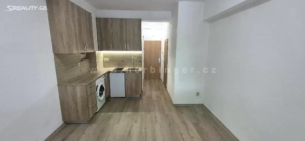 Pronájem bytu 1+kk 18 m² Čs. exilu, Ostrava - Poruba