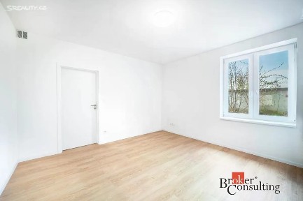 Pronájem bytu 2+kk 37 m² Bílá, Ostrava - Mariánské Hory