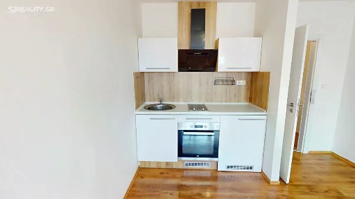 Pronájem bytu 1+kk 28 m² Lumírova, Ostrava - Výškovice