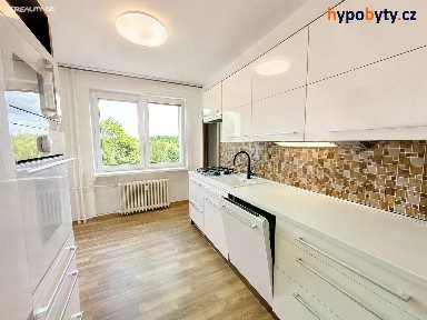 Pronájem bytu 3+1 80 m² 29. dubna, Ostrava - Výškovice
