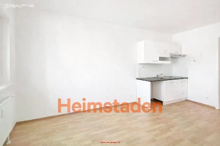 Pronájem bytu 1+kk 20 m² Hlavní třída, Havířov - Město