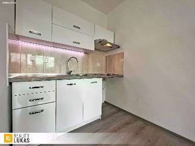 Pronájem bytu 1+kk 26 m² Zdeňka Štěpánka, Ostrava - Poruba