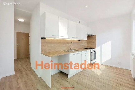 Pronájem bytu 2+1 53 m² Školská, Karviná - Ráj