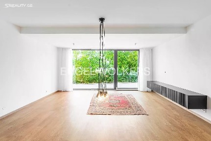 Pronájem vily 165 m², pozemek 120 m² Meteorologická, Praha - Libuš