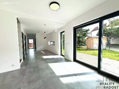 Pronájem rodinného domu 190 m², pozemek 300 m² Na Hutmance, Praha - Jinonice