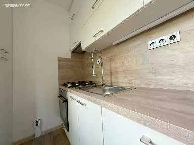 Pronájem bytu 2+1 52 m² třída Svobody, Zlín - Malenovice