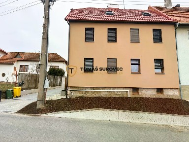 Pronájem bytu 1+1 30 m² Újezd