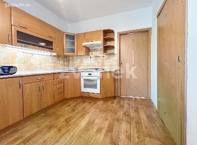 Pronájem bytu 3+1 67 m² Česká, Zlín