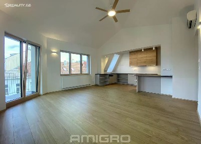 Pronájem bytu 2+kk 64 m² Sirotkova, Brno - Žabovřesky