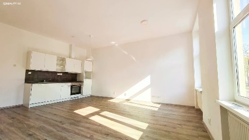 Pronájem bytu 1+kk 37 m² Dukelská třída, Brno - Husovice